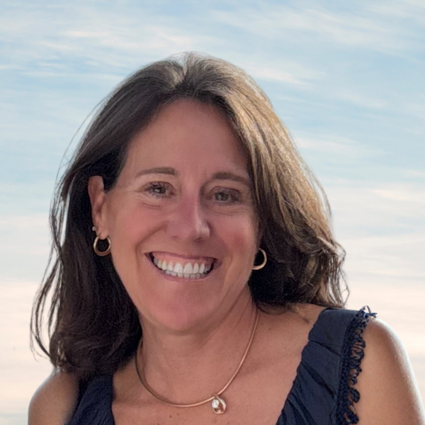 Sara Metzger Deveaux | Assistant Head of School for Faculty and Academics